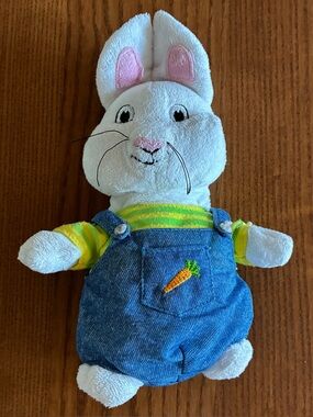 Barnes and Noble Max and Ruby Plush - Max 2009
